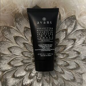 Avant Deluxe Hyaluronic Night Cream – Black | Hydrating Face & Eye Moisturizer